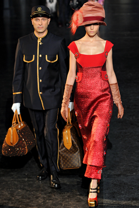 Robe rouge Louis Vuitton