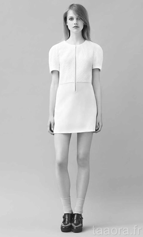 Robe minimaliste blanche