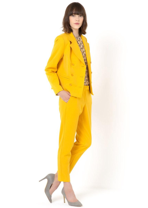 Costume jaune pour femme
