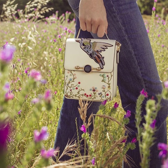 Sac brodé fleurs oiseau Promod