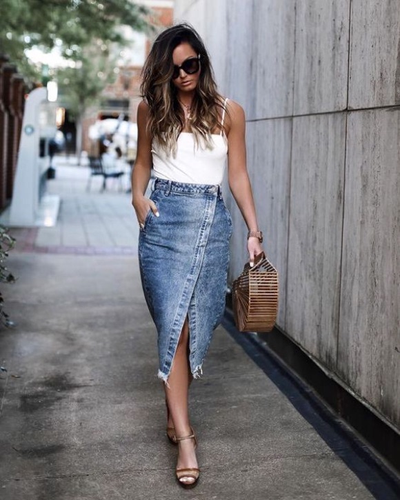 Dolce & Gabbana Jupe en jeans blanc style d\u00e9contract\u00e9 Mode Jupes Jupes en jeans 