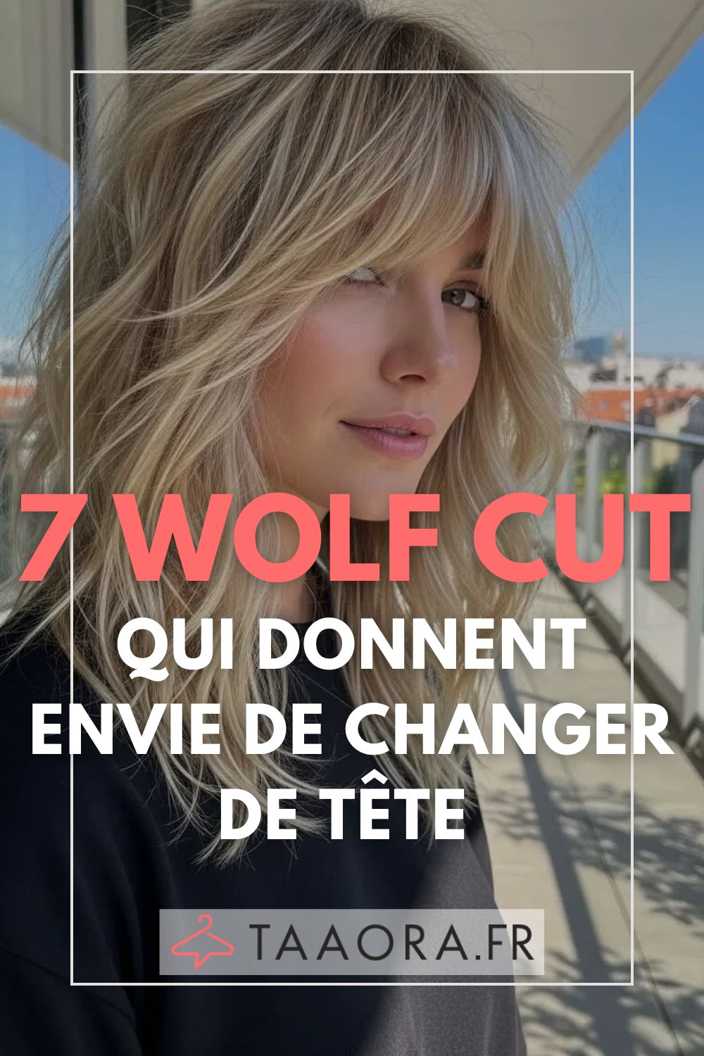 Wolf cut mi-longue blonde avec frange rideau et balayage lumineux